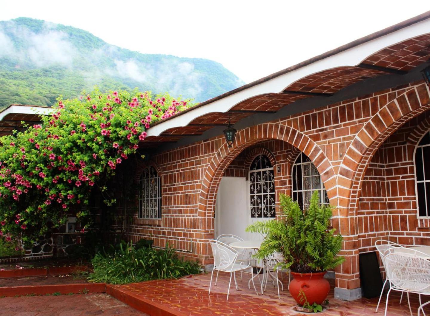 Mama Chuy Hotel & Villas San Juan Cosalá Exterior photo